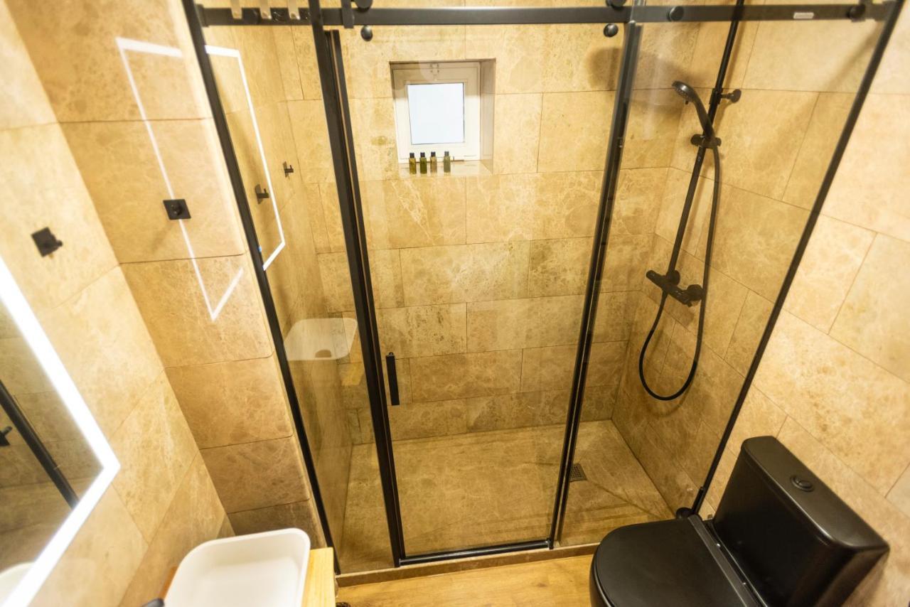 Lances Beach Penthouses タリファ エクステリア 写真