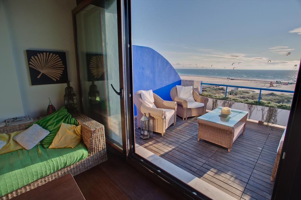 Lances Beach Penthouses タリファ エクステリア 写真