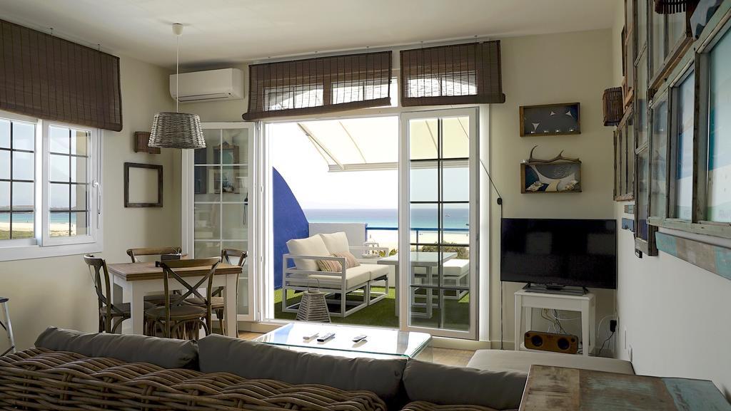 Lances Beach Penthouses タリファ エクステリア 写真