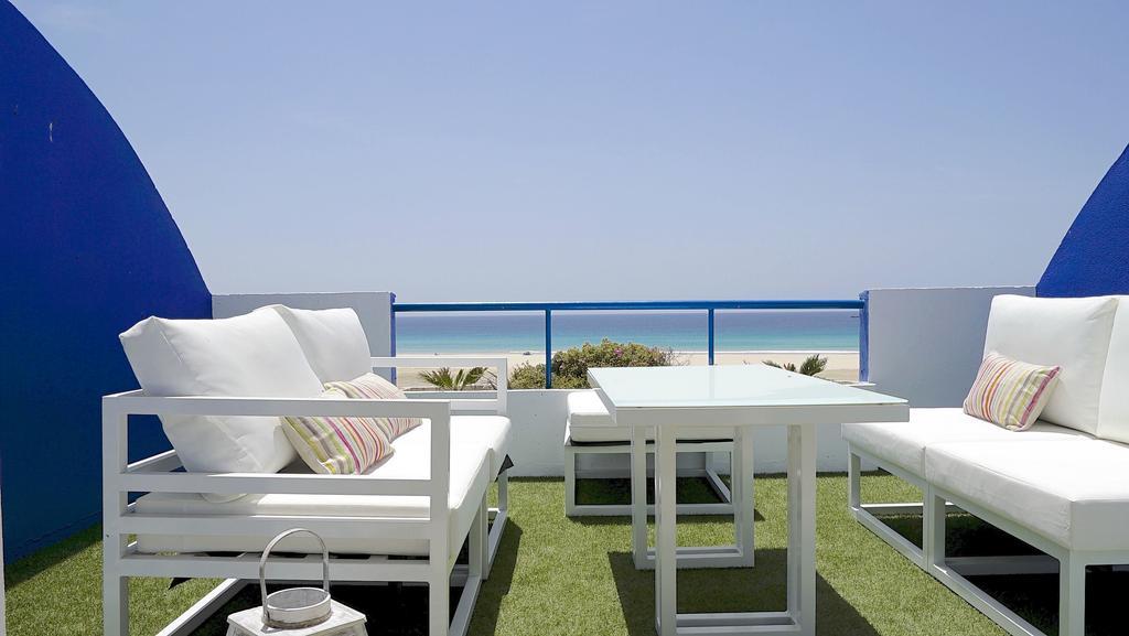 Lances Beach Penthouses タリファ エクステリア 写真