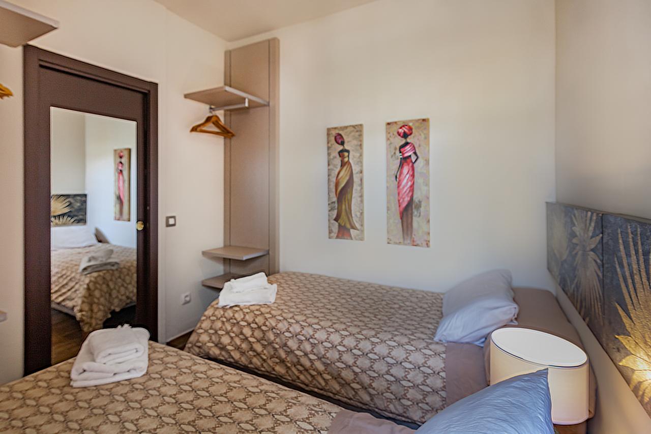 Lances Beach Penthouses タリファ エクステリア 写真